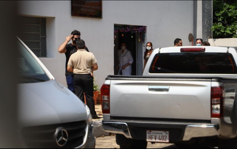 Las primeras investigaciones indican que Vita Aranda y Tito Torres, junto a otras dos personas, esperaban en una fila para entrar a los baños del lugar del concierto cuando se desató el tiroteo. EFE / N. Aguilar