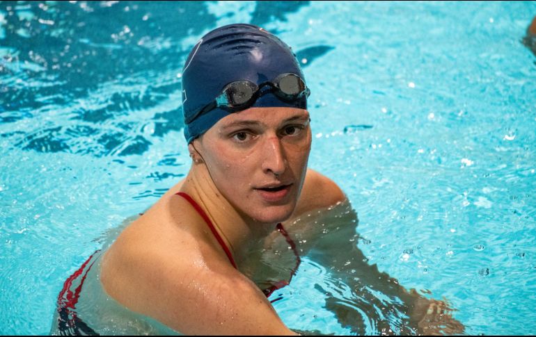 La polémica en torno a Lia Thomas, de 22 años, surgió por sus muy buenos resultados esta temporada, su primera en la categoría femenina. AFP / ARCHIVO