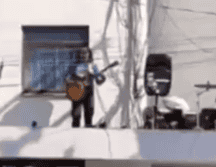 Aunque se desconocen los pormenores de esta presentación, las imágenes se vuelven virales. Twitter: @Juglar_lunatico