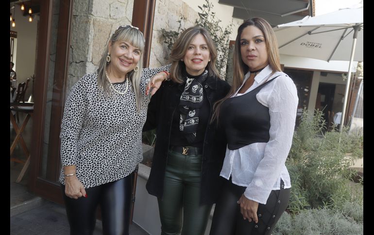 Carmen De Hernández, Catalina Olea y Lissa Galván. GENTE BIEN JALISCO/ CLAUDIO JIMENO