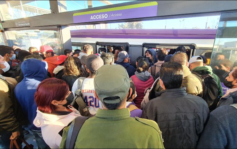 Autoridades afirman que estos cambios están siendo socializados entre las personas que ahora usan Peribús para que se den de la manera más ágil. EL INFORMADOR / ARCHIVO