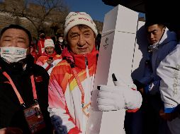 Jackie Chan había llevado la antorcha como relevo en los Juegos de verano de Pekín en 2008, por lo que tuvo el privilegio de llevarla por segunda ocasión. AFP