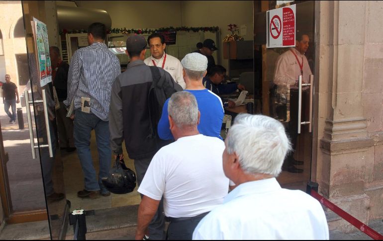 La Secretaría de Hacienda invitó a los contribuyentes a tomar en cuenta la suspensión de labores para que realicen sus trámites sin ningún contratiempo. EL INFORMADOR / ARCHIVO