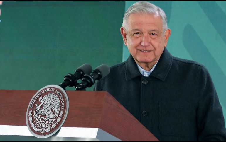 AMLO aseguró que no se necesita ser politólogo, sociólogo o filósofo para saber por qué la gente apoya a su gobierno. EFE/Presidencia de México