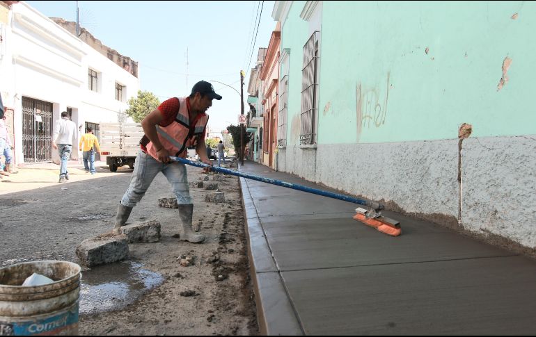 El presupuesto para rehabilitación de banquetas es de tres millones 935 mil pesos. EL INFORMADOR/A. Camacho
