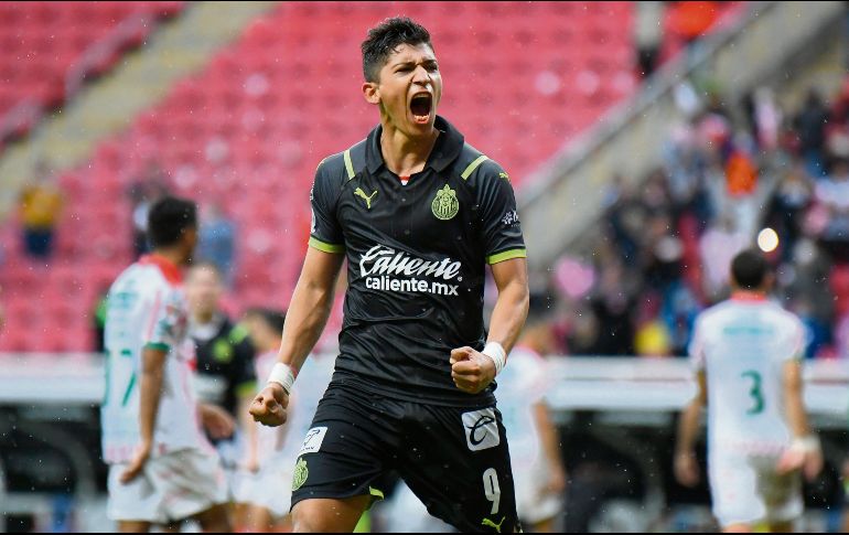Va por más. El centro delantero del Guadalajara quiere aumentar su cuota goleadora en el Clausura 2022, donde acumula dos anotaciones. Imago7