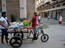 El gravamen presionará la inflación, que en 2021 llegó a 70%. AFP/Archivo