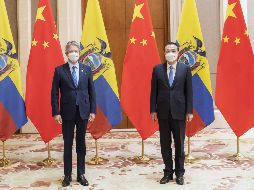 El presidente ecuatoriano, Guillermo Lasso, y el primer ministro chino, Li Keqiang. XINHUA/L. Tao