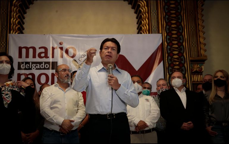 Al grito de “¡Fuera Mario!”, en referencia al líder nacional Mario Delgado (foto), decenas de militantes se reunieron ayer en el Monumento a la Revolución. EL INFORMADOR/Archivo