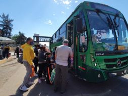 Usuarios del transporte público dicen que las rutas alimentadoras del Peribús les beneficiará para llegar a sus destinos. EL INFORMADOR