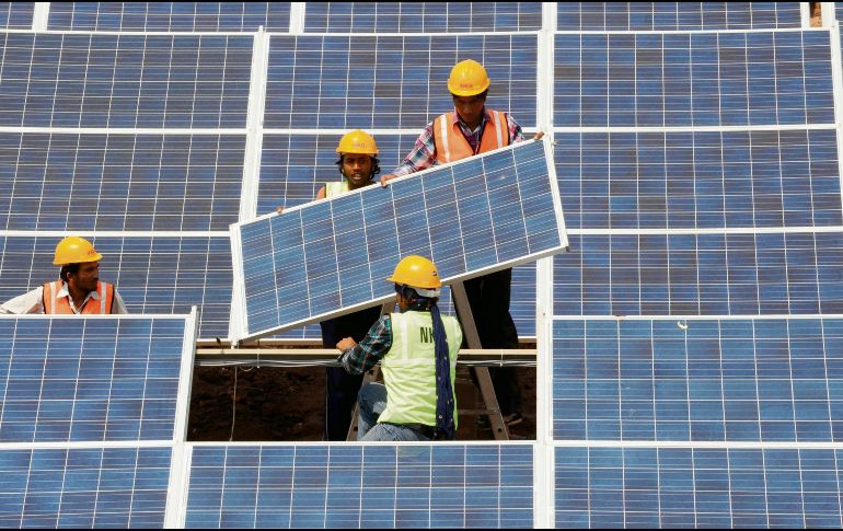 PRODUCCIÓN. La comercialización de sistemas de energía solar está en aumento en Estados Unidos, Canadá y México. Archivo/ EL Informador