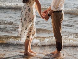 Elige la mejor opción para ti y tu pareja. ESPECIAL/Photo by Joanna Nix-Walkup on Unsplash.