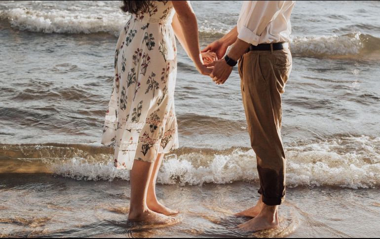 Elige la mejor opción para ti y tu pareja. ESPECIAL/Photo by Joanna Nix-Walkup on Unsplash.