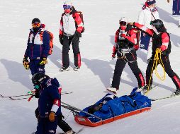 Tras el accidente el cuerpo médico entró a auxiliarla y posteriormente fue llevada a un hospital cercano para evaluar su estado. AP / L. Bruno