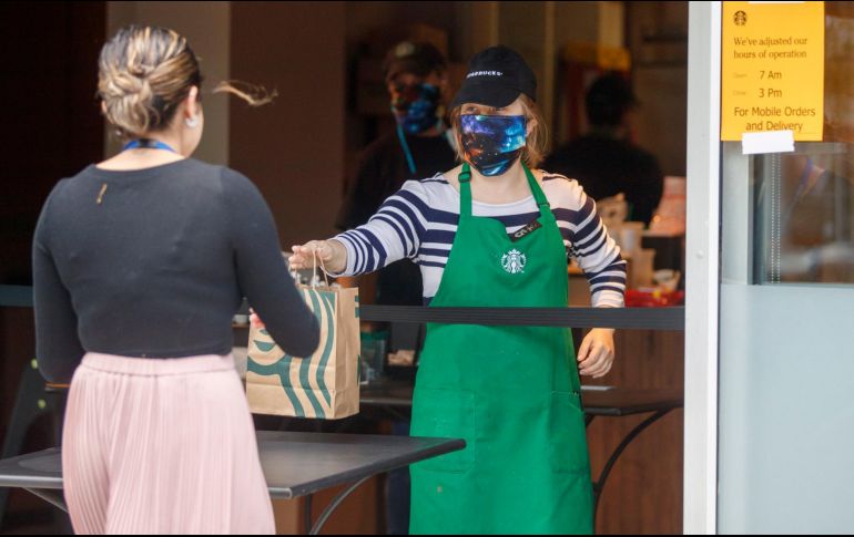 La caída de Starbucks borra por completo las ganancias obtenidas en el 2021. EFE/Archivo