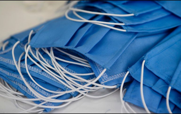 El uso del cubrebocas dio lugar a una batalla política en EU entre gobernadores demócratas, que decretaron obligatorio su uso, mientras que las autoridades republicanas lo rechazaron. AFP / ARCHIVO