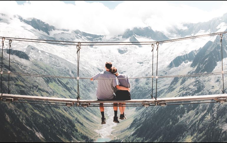 La comunicación, confianza, respeto y admiración son algunos de los pilares básicos en una relación duradera. ESPECIAL/Photo by Daniel J. Schwarz on Unsplash