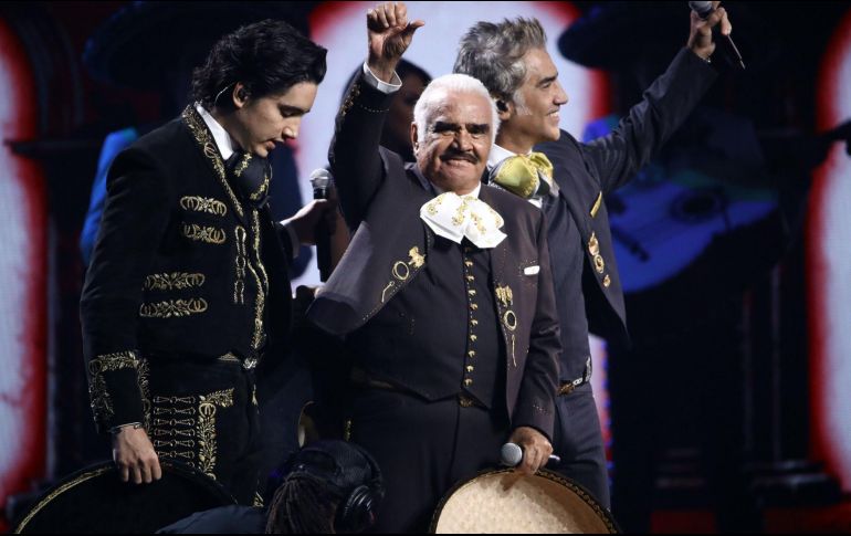 Vicente Fernández tendrá dos bioseries para contar su vida. AFP / ARCHIVO
