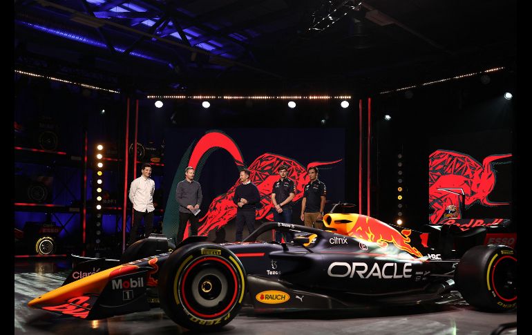 La escudería Red Bull está lista para la temporada 2022. La mañana de este mércoles presentó su nuevo monoplaza. AFP/ B. Lennon
