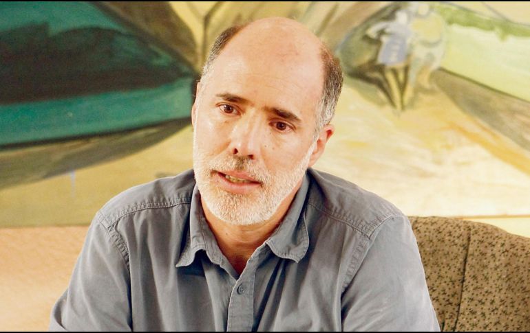 Roberto Rébora.  El artista asegura que se encuentra muy ocupado “en la dificultad que me causa hacer mis cuadros, que para mí son el resultado de una ecuación”. EL INFORMADOR/ A. CAMACHO