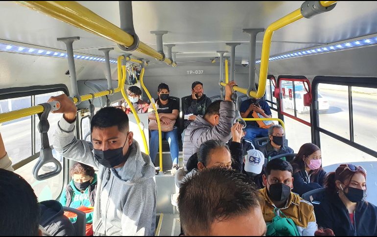 Señalaron que para checar que se cumpla con la frecuencia de paso, hay 36 controladores de servicio que se suman a 50 personas que son despachadores de transportistas. EL INFORMADOR / ARCHIVO