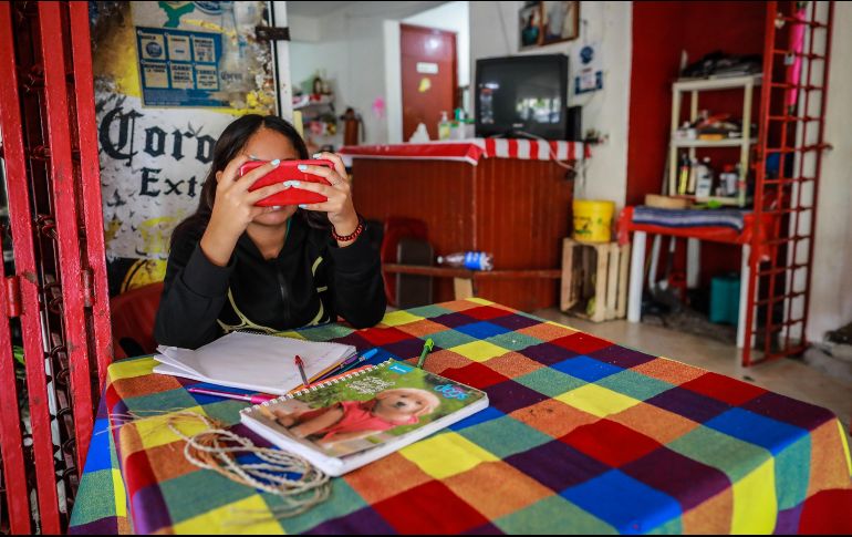 El monto de la Beca Benito Juárez o del Bienestar consta de mil 680 pesos bimestrales es el pago de la Beca Benito Juárez, es decir, 840 pesos por mes. EFE / ARCHIVO