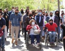 Pablo Lemus escuchó las peticiones de las personas con alguna discapacidad en el recorrido. TWITTER/@PabloLemusN
