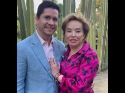 Elba Esther y su esposo aparecen abrazados en la grabación, que dura sólo unos segundos. ESPECIAL