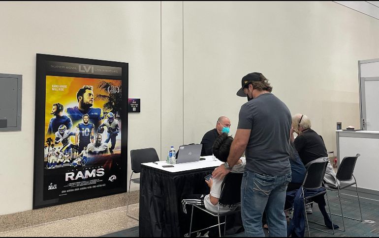 OPCIONES. La liga también sabe qué hay quienes no están convencidos de vacunarse, es por eso que también se habilitó un stand para pruebas de antígeno. EL INFORMADOR/P. Gallardo