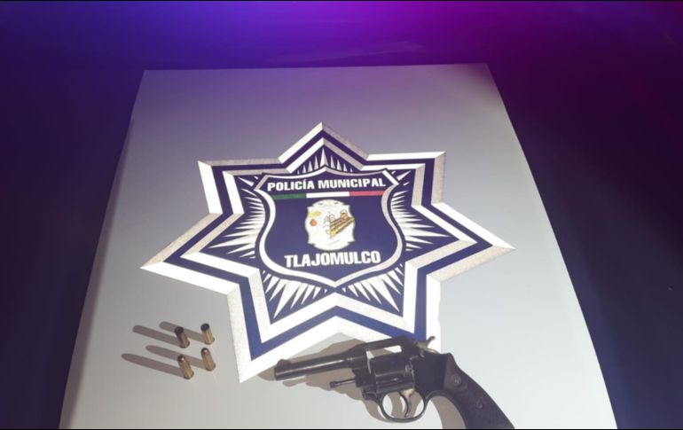 Parte del arsenal asegurado. ESPECIAL