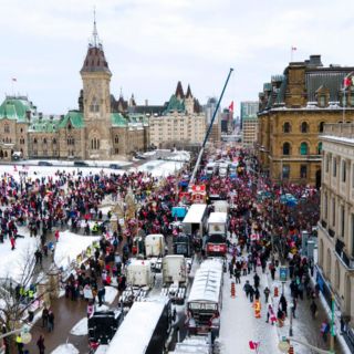 Manifestantes aceptan reabrir puente fronterizo Canadá-Estados Unidos