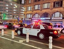 La policía intenta contener la situación con un fuerte operativo en las calles del centro de Los Ángeles. EL INFORMADOR/ P. Gallardo