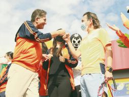 Alianza. Los alcaldes de Zapopan, Juan José Frangie, y de Guadalajara, Pablo Lemus, caminaron ayer junto a la ciudadanía en la extensión del paseo dominical. Especial