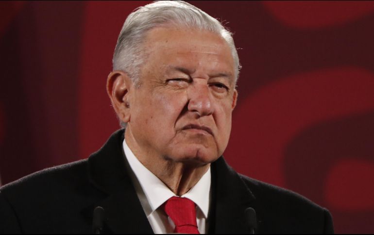 AMLO celebró que tuiteros hayan organizado el espacio en la red social, pero no descartó la compra de 