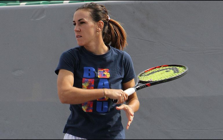La tenista española tendrá poco más de seis días para entrenar y lograr una buena adaptación en las canchas del Centro Panamericano de Tenis de Zapopan. ESPECIAL/Abierto de Zapopan