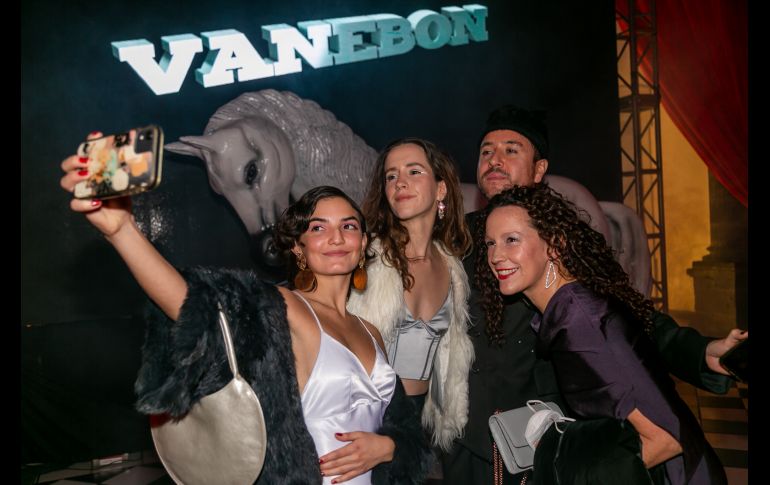 Amaya Andonaegui, María Díez, Álvaro Valadez y Begoña González. Cosío GENTE BIEN JALISCO/JORGE SOLTERO