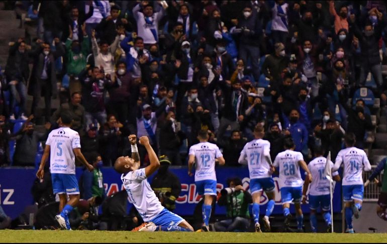 LOCURA. El gol de Guillermo Martínez hizo explotar el Estadio Cuauhtémoc. IMAGO7