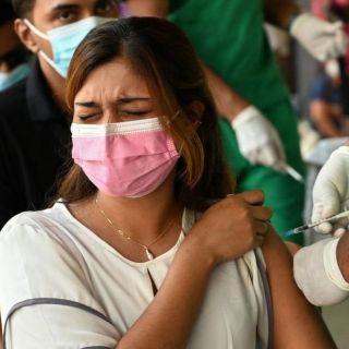 Covid: por qué no es lo mismo contagiarse de coronavirus con vacuna que sin ella