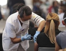 La autoridad pide a la población a informarse en los canales oficiales del Gobierno del Estado y de la SSJ para conocer los detalles de las nuevas jornadas de vacunación. SUN / ARCHIVO