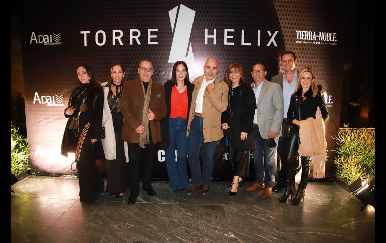 Seggi, Brenda Magallanes, Kalo Hernández, Ana Laura Cantón, Juan Pedro Covarrubias, Diane López, Miguel Ángel Martínez, Juan Carlos Iturbide y Fernanda Chavira. GENTE BIEN JALISCO/ANTONIO MARTINEZ