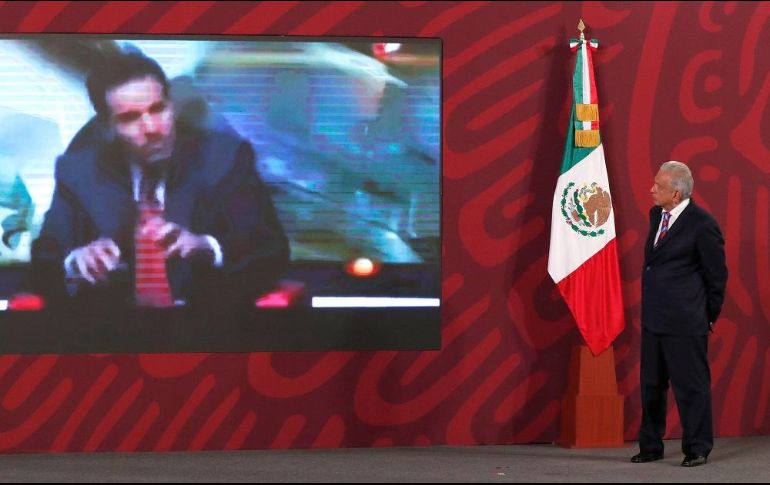 AMLO también pidió solicitar saber si puede dar a conocer facturas y comprobantes de los ingresos de Loret de Mola. EFE/J. Méndez