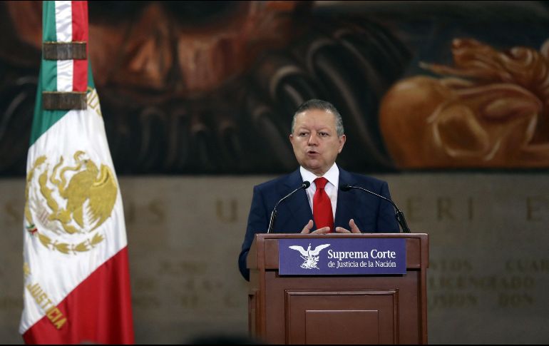 Apoyo. Arturo Zaldívar declaró que personas que estén atravesando un juicio por este tema, recibirán apoyo legal. EFE