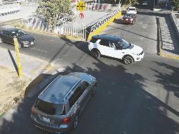 La dinámica se genera en los cuatro puntos del cruce; se instalaron señalamientos con la leyenda: 