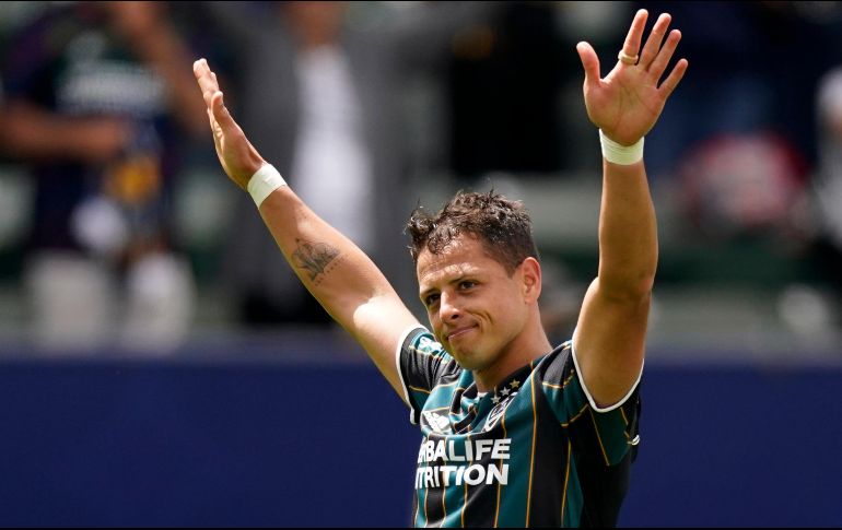 CONVENCIDO. Javier Hernández cambiaría los 17 goles que obtuvo la temporada anterior por pelear por el campeonato con el equipo angelino. AP/Mark J. Terrill