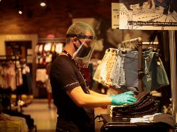 El aumento es contagios de COVID-19 se reflejó en retroceso de la producción industrial y estancamiento del sector servicios. EL INFORMADOR/Archivo