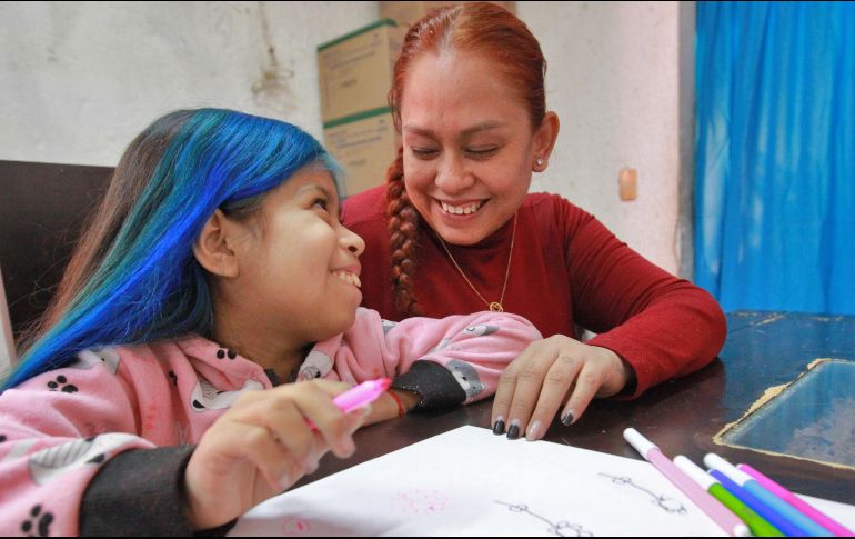 Katherine y su madre han visitado a diputados locales para pedir una reforma que incremente la donación de órganos. EL INFORMADOR/A. Camacho