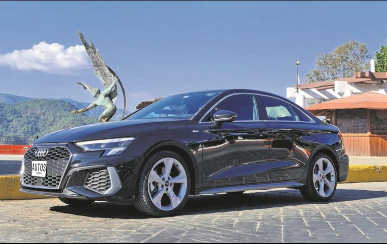 Las nuevas formas y dimensiones del A3 en esta versión S Line resaltan por su nueva fascia y rines de 17 pulgadas de serie (en esta foto lleva puestos los de 18”, como opcionales). EL INFORMADO/M. Castillo