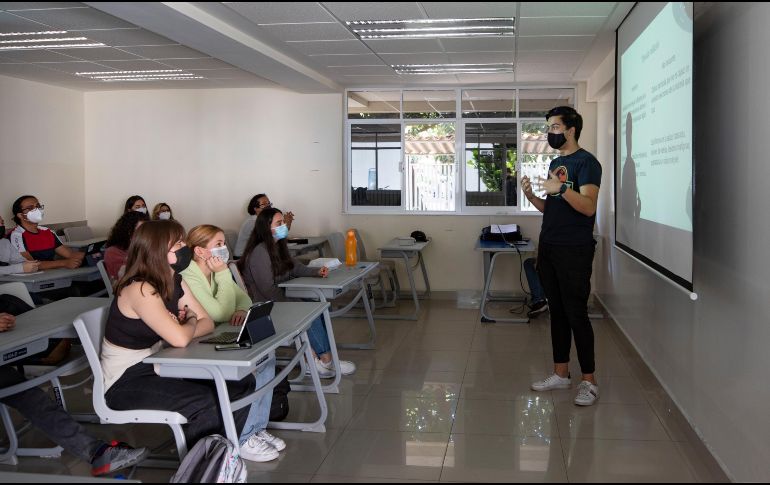 Debido a la pandemia de COVID, los estudiantes han tomado de clases de manera virtual en distintos periodos. ESPECIAL