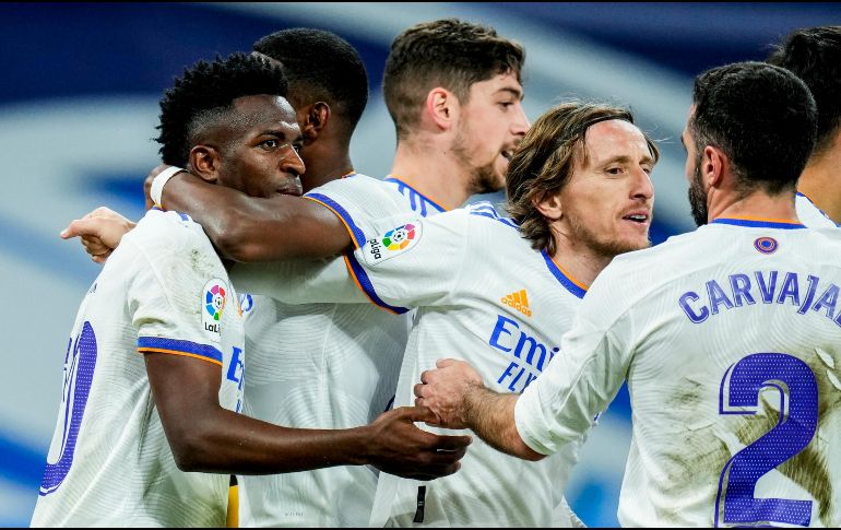 El Real Madrid vestirá de negro en el clásico y su portero, el belga Thibaut Courtois, lo hará de rosa. AP/ARCHIVO