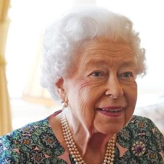 La reina Isabel II da positivo por covid-19